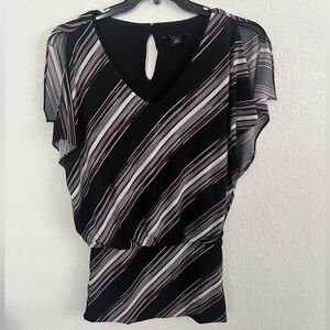 White House Black Market Asymmetrical Black and White Blouse xsmall